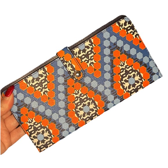 VERA BRADLEY WALLET BLUE & ORANGE HONEYCOMB PATTERN FOLD OPEN SNAP‎ CLOSURE - Picture 2 of 5